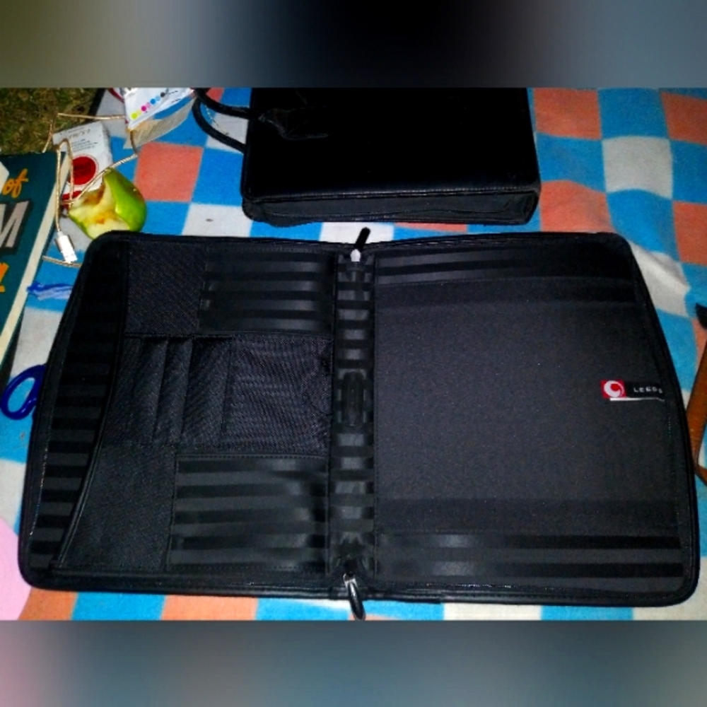 Organizer mesh and black leather